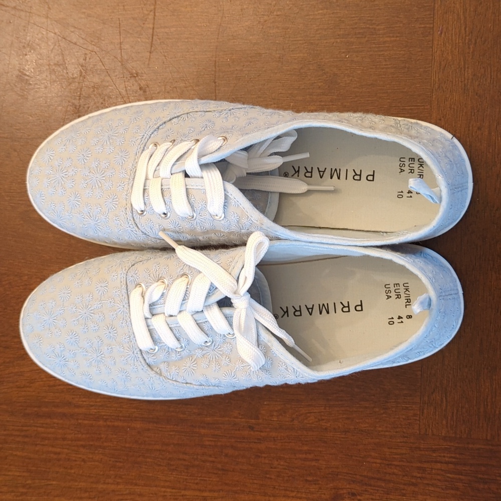 NWOT Blue Floral Shoes
